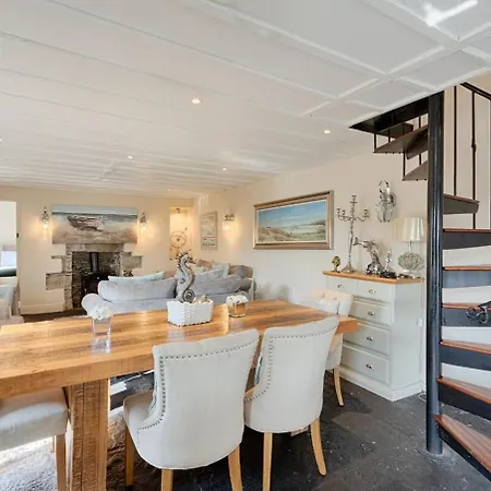 بيت للعطل The Boathouse On The Atlantic Sea ليسكانور