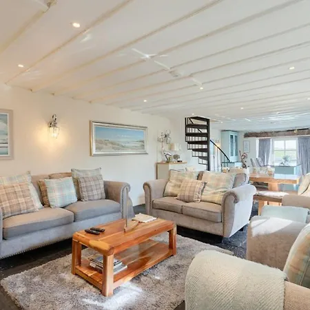 The Boathouse On The Atlantic Sea ليسكانور